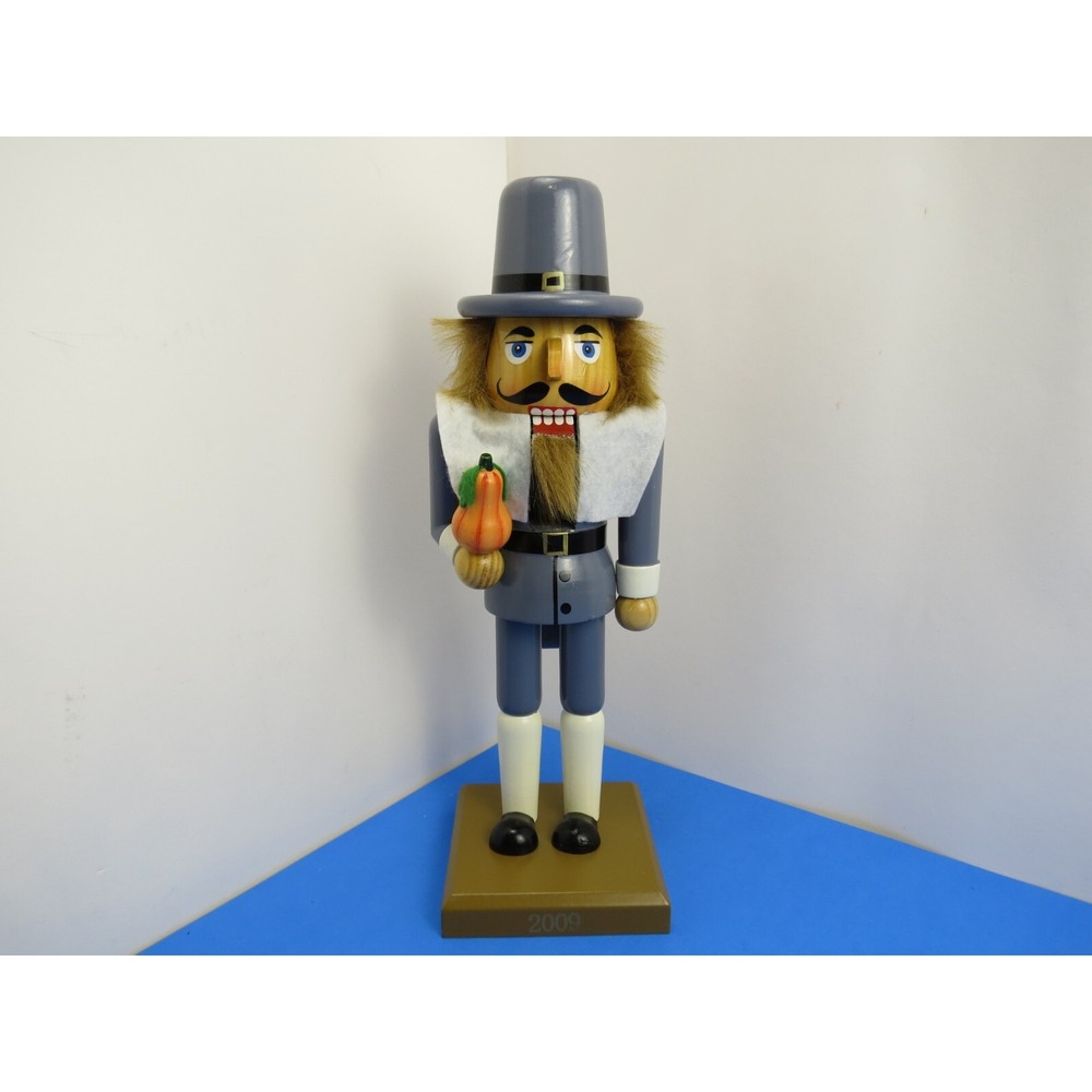 Target 2009 ZT Arts & Crafts 14” Wood MALE PILGRIM NUTCRACKER: Thanksgiving